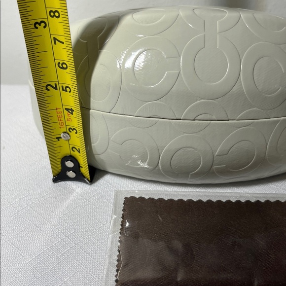 New. COACH Large White Logo Eyeglass Sunglass Hard Clamshell Case & lint cloth. - Picture 7 of 7